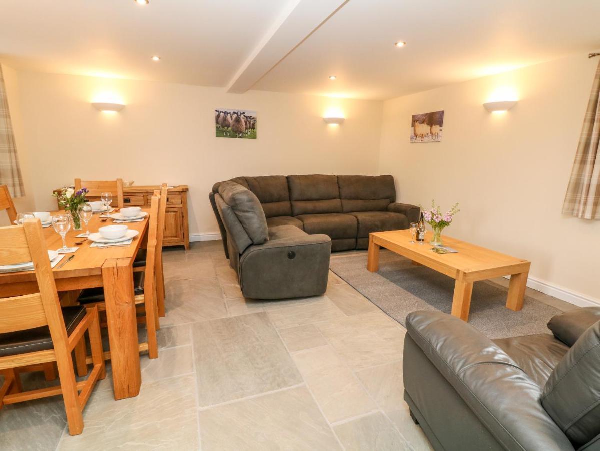 Villa Owls Barn Ashbourne  Esterno foto
